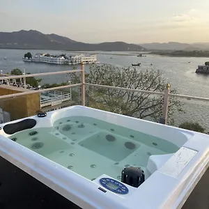 3* Hotel Sheeshmahal By Oladar